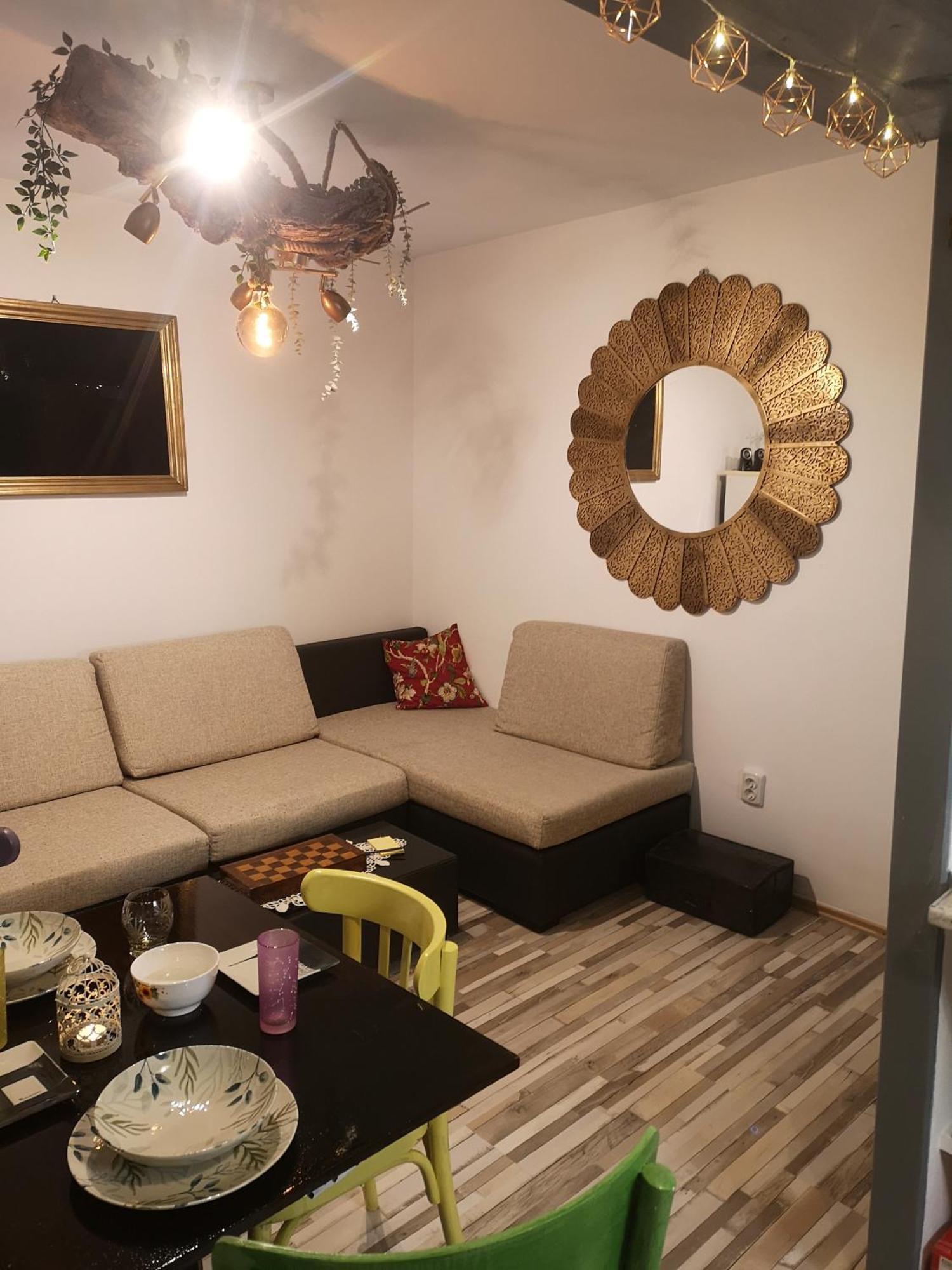 Little Modern Folk Apt Daire Vălenii de Munte Dış mekan fotoğraf